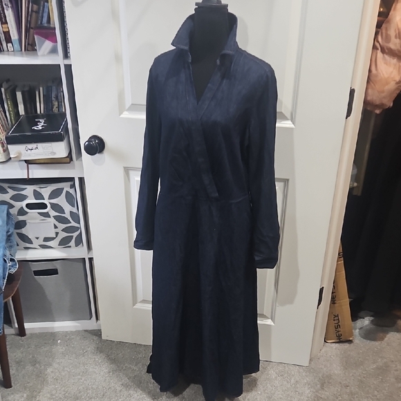Ralph Lauren Dresses & Skirts - Ralph Lauren Deep Blue Denim V-neck Dress with pockets size 12